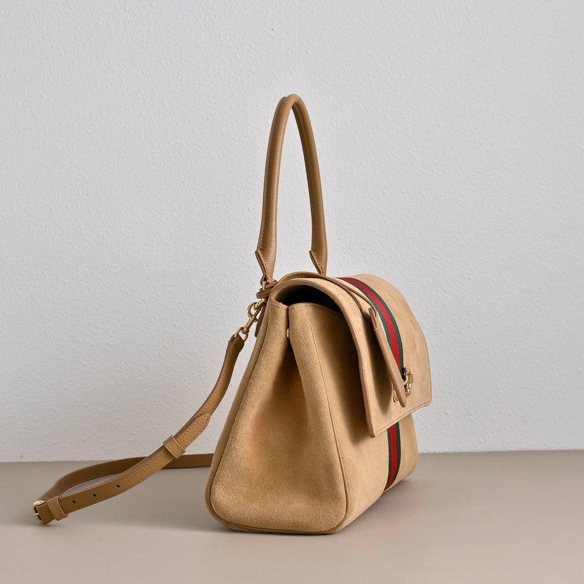 Gucci Paparazzo Medium Top Handle Bag-875018