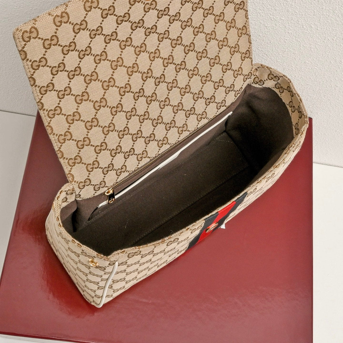 GUCCI GG Paparazzo Medium Shoulder Bag-875018