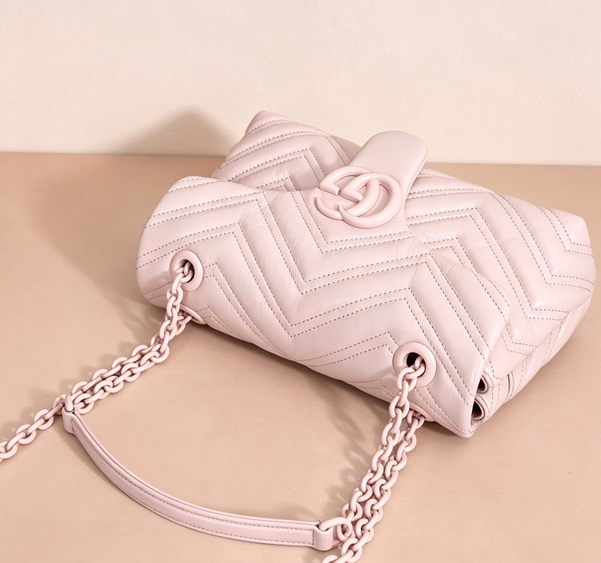 GUCCI GG Marmont Small Shoulder Bag-855371